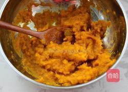 奶香南瓜羹的做法图解2