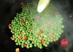 鲜豌豆猪肉粒的做法图解8