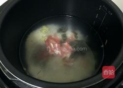 简易版皮蛋瘦肉粥的做法图解2