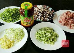 香菇肉酱杂酱面的做法图解1