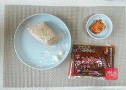 卤腐酸菜扣肉的做法图解2