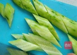 黄瓜火腿炒木耳的做法图解3