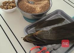 咸肉栗子粽的做法图解4