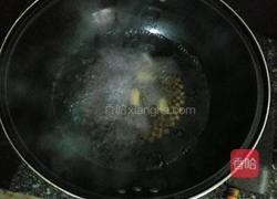 茶树菇闷鸡肉的做法图解2