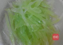 笋丝拌双菇的做法图解3