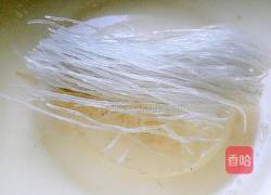 虾米白菜粉丝素汤的做法图解1