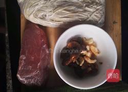黄瓜面条汤的做法图解1