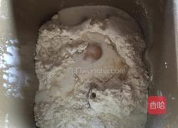 蜜红豆淡奶面包块的做法图解1