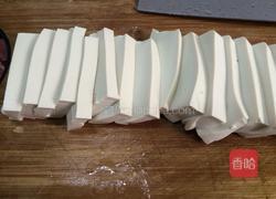 腊肠炒豆腐的做法图解3