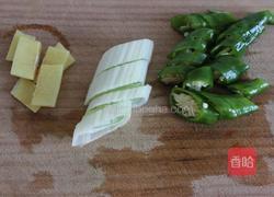 炒小银鱼的做法图解1