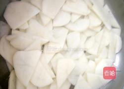 青椒胡萝卜土豆片的做法图解1