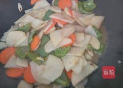 青椒胡萝卜土豆片的做法图解8