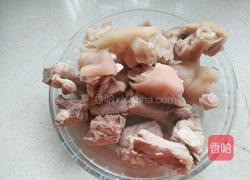 猪脚排骨汤的做法图解3