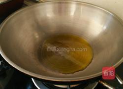 自制爆米花的做法图解1