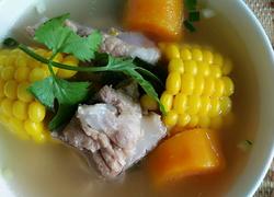 胡萝卜玉米骨头汤