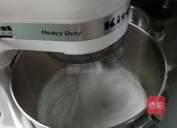 戚风蛋糕的做法图解2