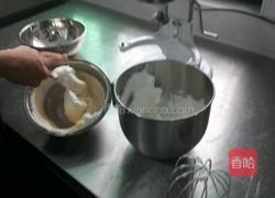 戚风蛋糕的做法图解3