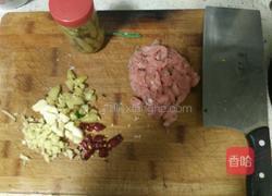 泡椒苕粉肉丝的做法图解1