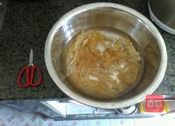 海底椰花胶煲乌鸡的做法图解2