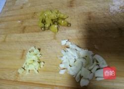 泡椒芹菜炒肉的做法图解3