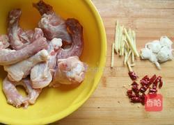 辣鸡脖鸡腿的做法图解1