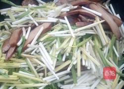 蒜苗豆干炒肉的做法图解6