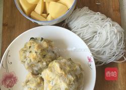 排骨烩酸菜 主食(炸馒头)的做法图解2