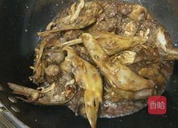 家常香焖鸭头的做法图解9