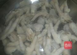 四川泡椒凤爪的做法图解1