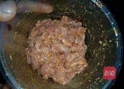 甜椒炒肉的做法图解1