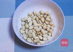 花生牛奶的做法图解1