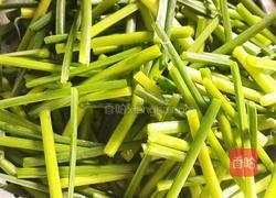 香干肉丝炒韭菜花的做法图解4