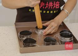 宝宝爱吃的免烤蛋糕——火龙果慕斯蛋糕的做法图解5