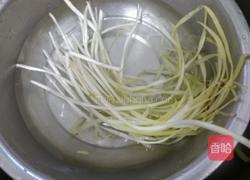 韭黄炒鸡蛋的做法图解1