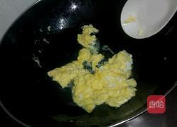 熟木耳朵蛋炒饭的做法图解3