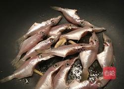 黄豆酱焖剥皮鱼的做法图解4