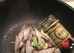 黄豆酱焖剥皮鱼的做法图解5