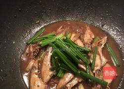 黄豆酱焖剥皮鱼的做法图解8