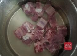 土豆番茄排骨汤的做法图解1