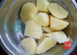 土豆番茄排骨汤的做法图解2