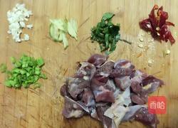 辣子鸡丁饭的做法图解1