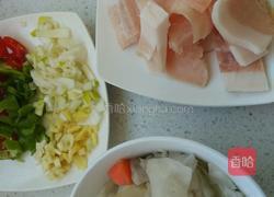 肉片炒酸菜的做法图解1