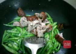尖椒炒烧鸭的做法图解4