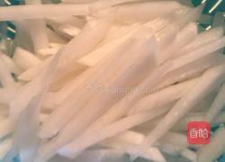肉丸萝卜汤的做法图解2
