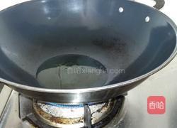 蒜香炒卷心菜的做法图解1