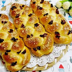 蔓越莓干酥粒辫子面包的做法[图]