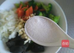 炝拌西兰花黑木耳的做法图解8