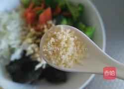 炝拌西兰花黑木耳的做法图解9