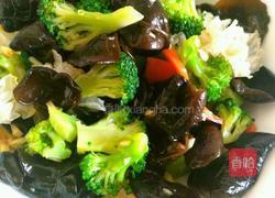 炝拌西兰花黑木耳的做法图解11
