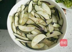 番茄炒茄子的做法图解1